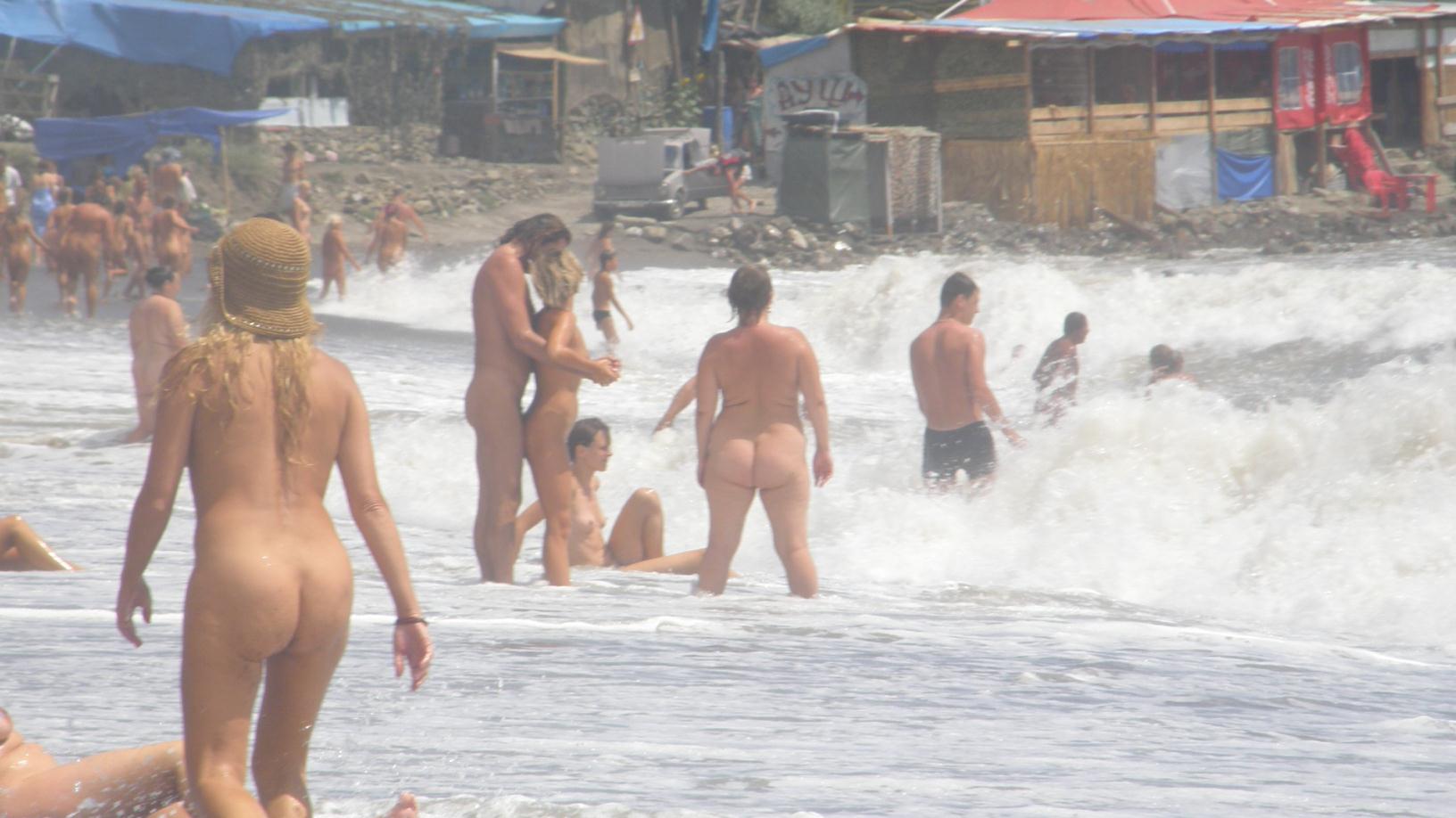Смотреть онлайн ролики секс на нудистком пляже 18 фотография