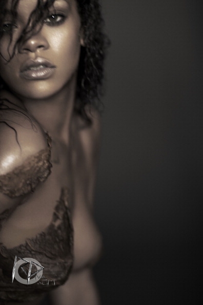 Rihanna_--_2011_l_Shoot_Russel_James_Outtakes_002.jpg