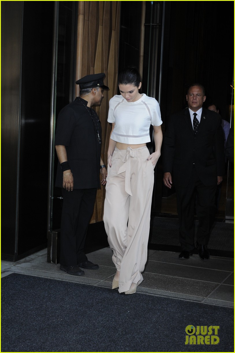 kendall-kylie-jenner-hotel-arrival-exit-nyc-12.jpg