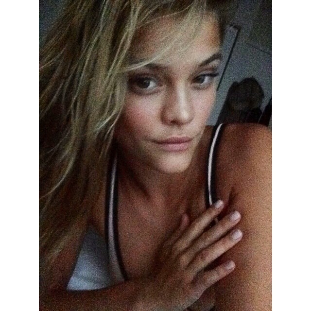 Nina_Agdal_--_Mix_Of_Social_Network_015.jpg