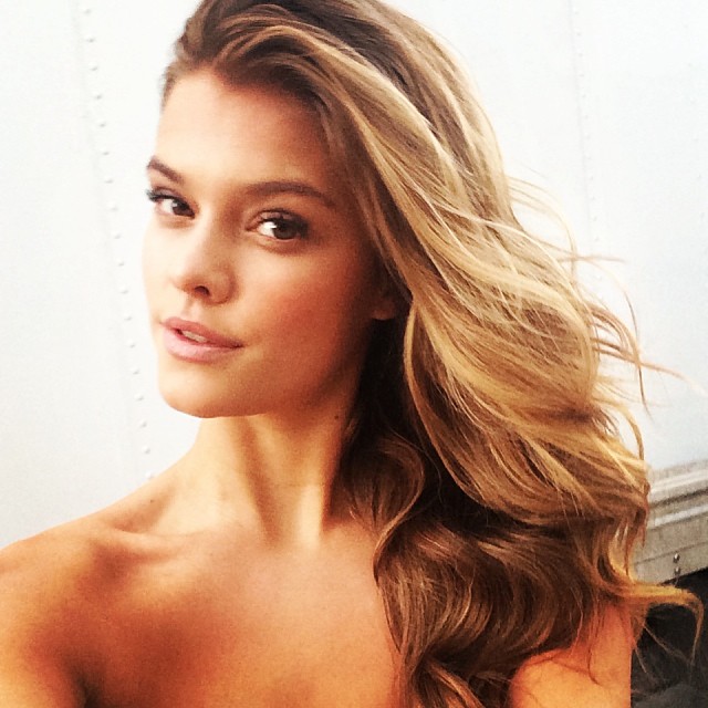 Nina_Agdal_--_Mix_Of_Social_Network_002.jpg