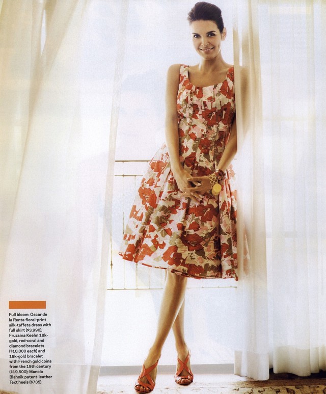 Angie_Harmon_--_MAG___Town___Country_002.jpg
