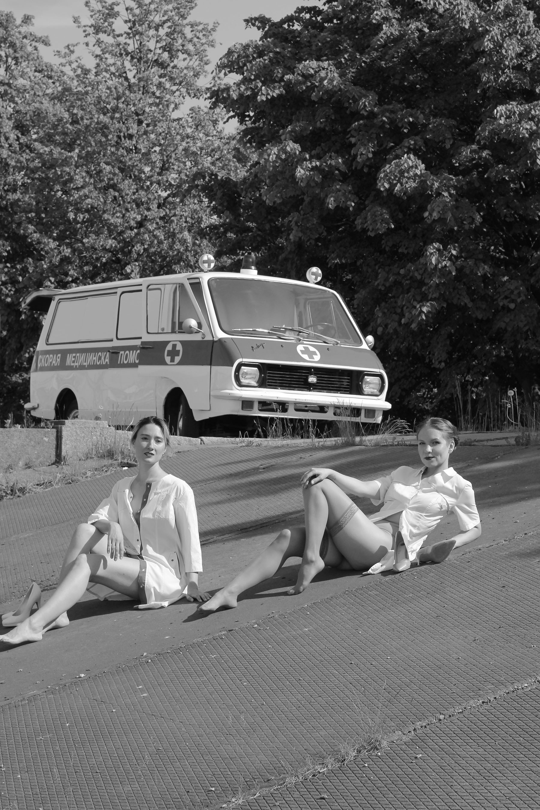 NiR-2022-06-19 - Sofa, Mari 3 - Nude Art Workshop - Soviet amb (3).jpg